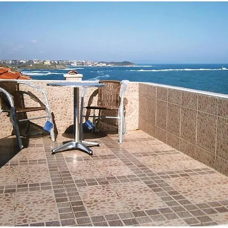 Two-bedroom Holiday In Holiday home Tsarevo
